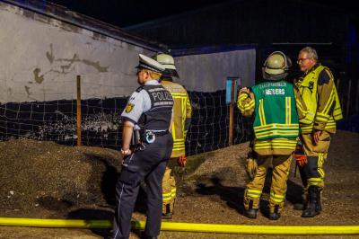 Freiberg a.N.: Traktor geraet auf landwirtschaftlichem Anwesen in Brand